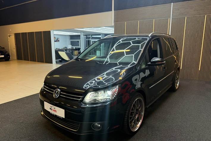 Sort VW Touran fra 2013