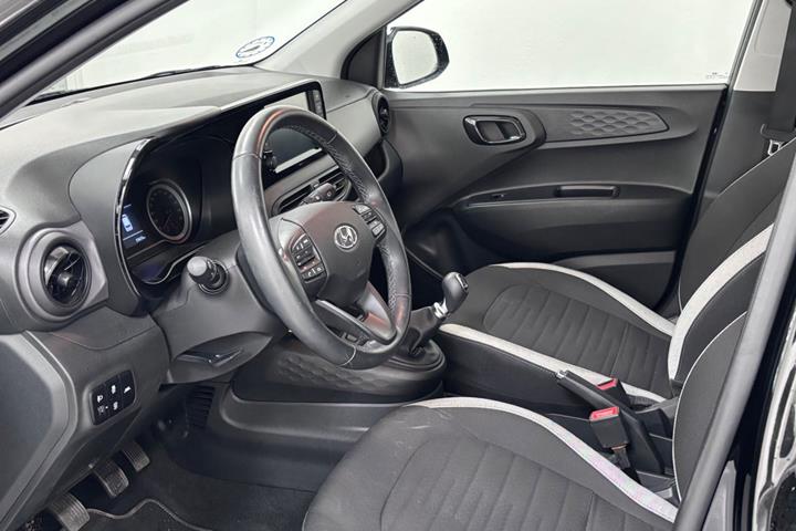 Sort Hyundai i10 fra 2023