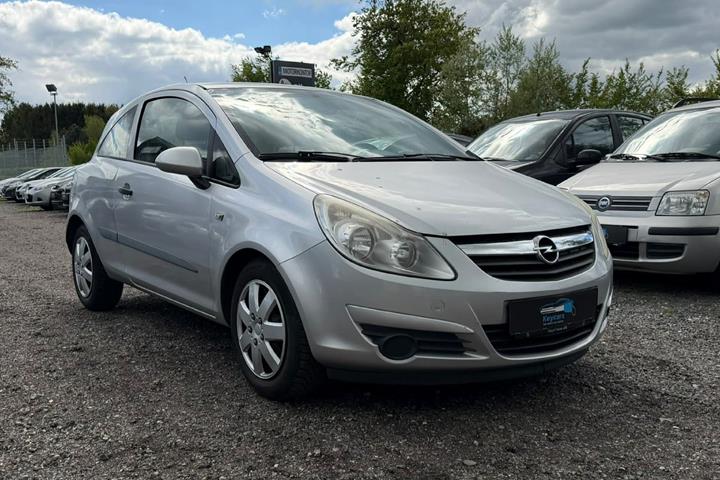 Grå Opel Corsa fra 2007