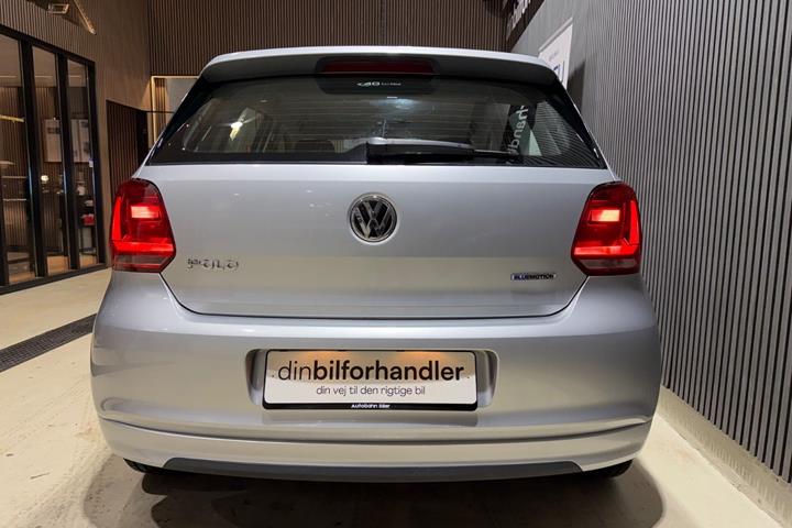 Sølv VW Polo fra 2015