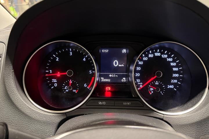 Sølv VW Polo fra 2015