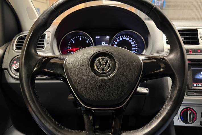 Sølv VW Polo fra 2015