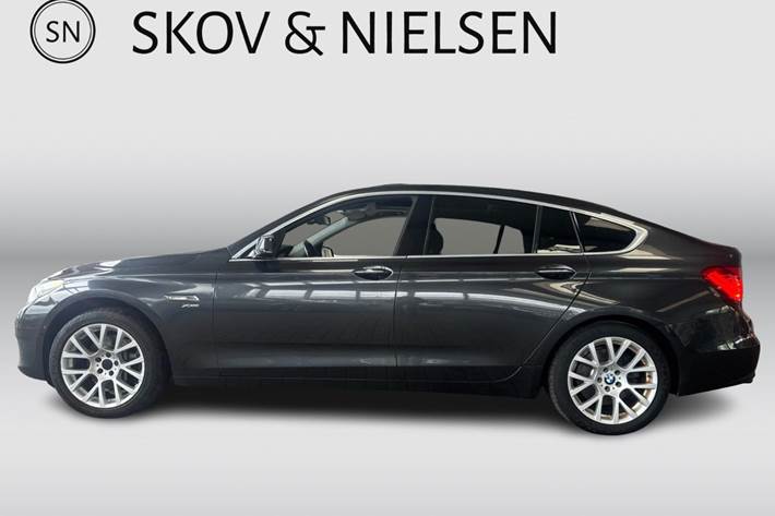 Grå BMW 535d fra 2011