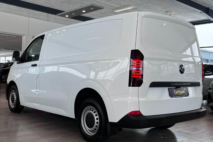 Hvid VW e-Transporter fra 2025