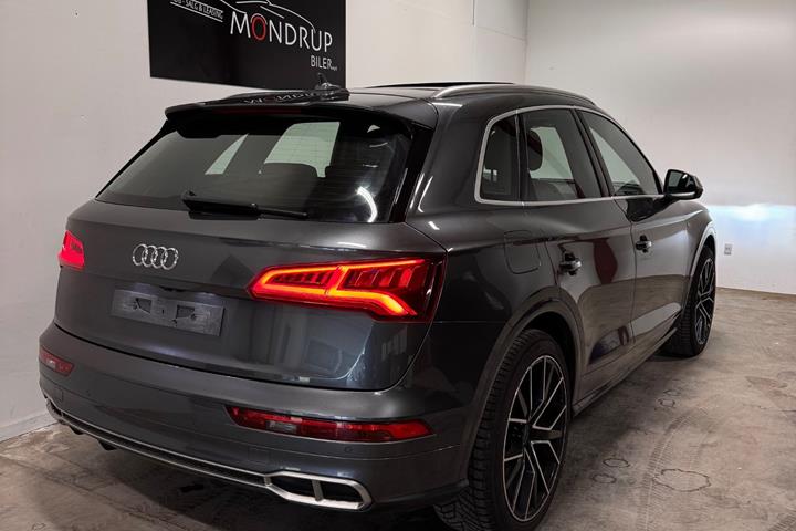 Grå Audi SQ5 fra 2017