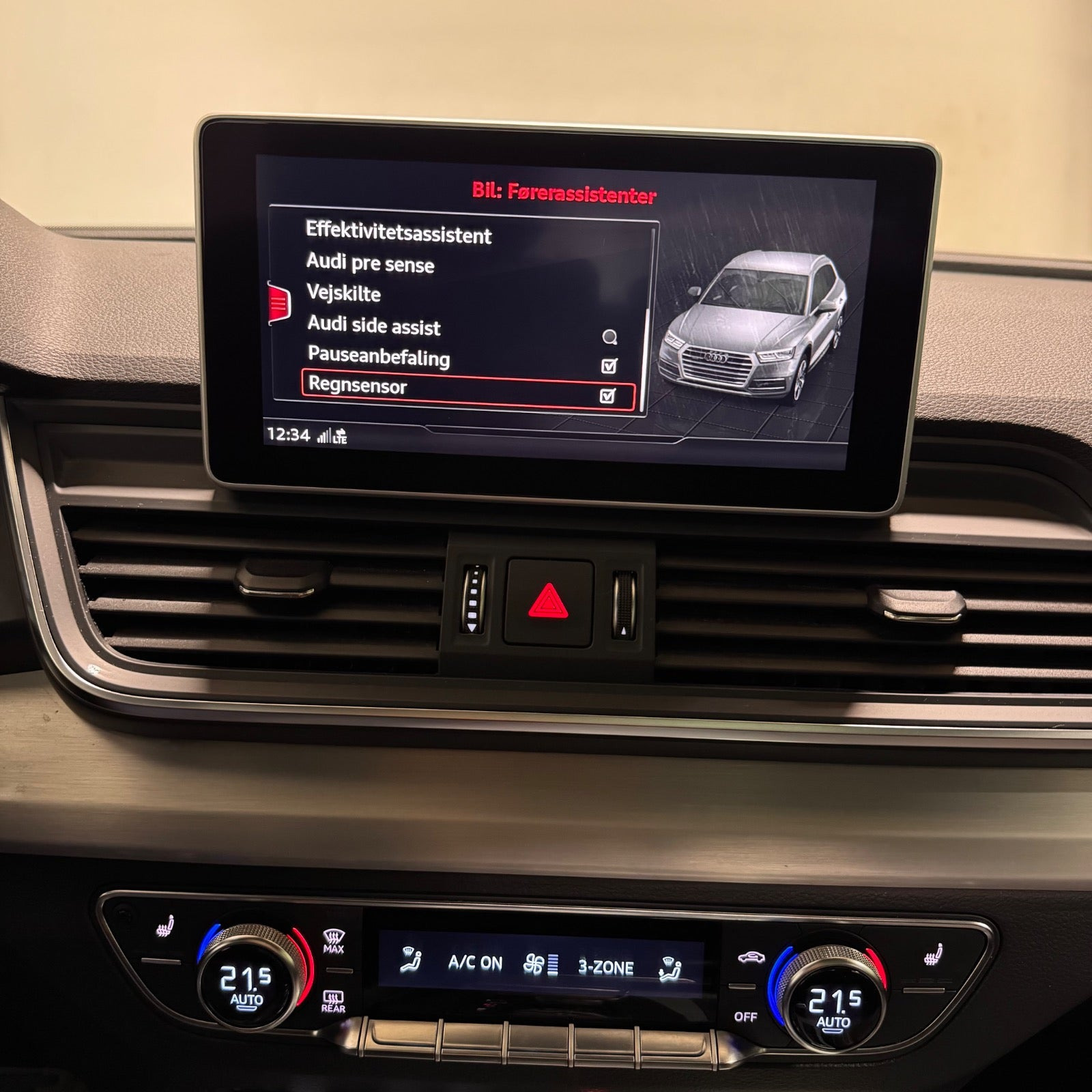 Grå Audi SQ5 fra 2017