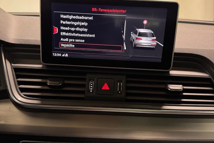 Grå Audi SQ5 fra 2017