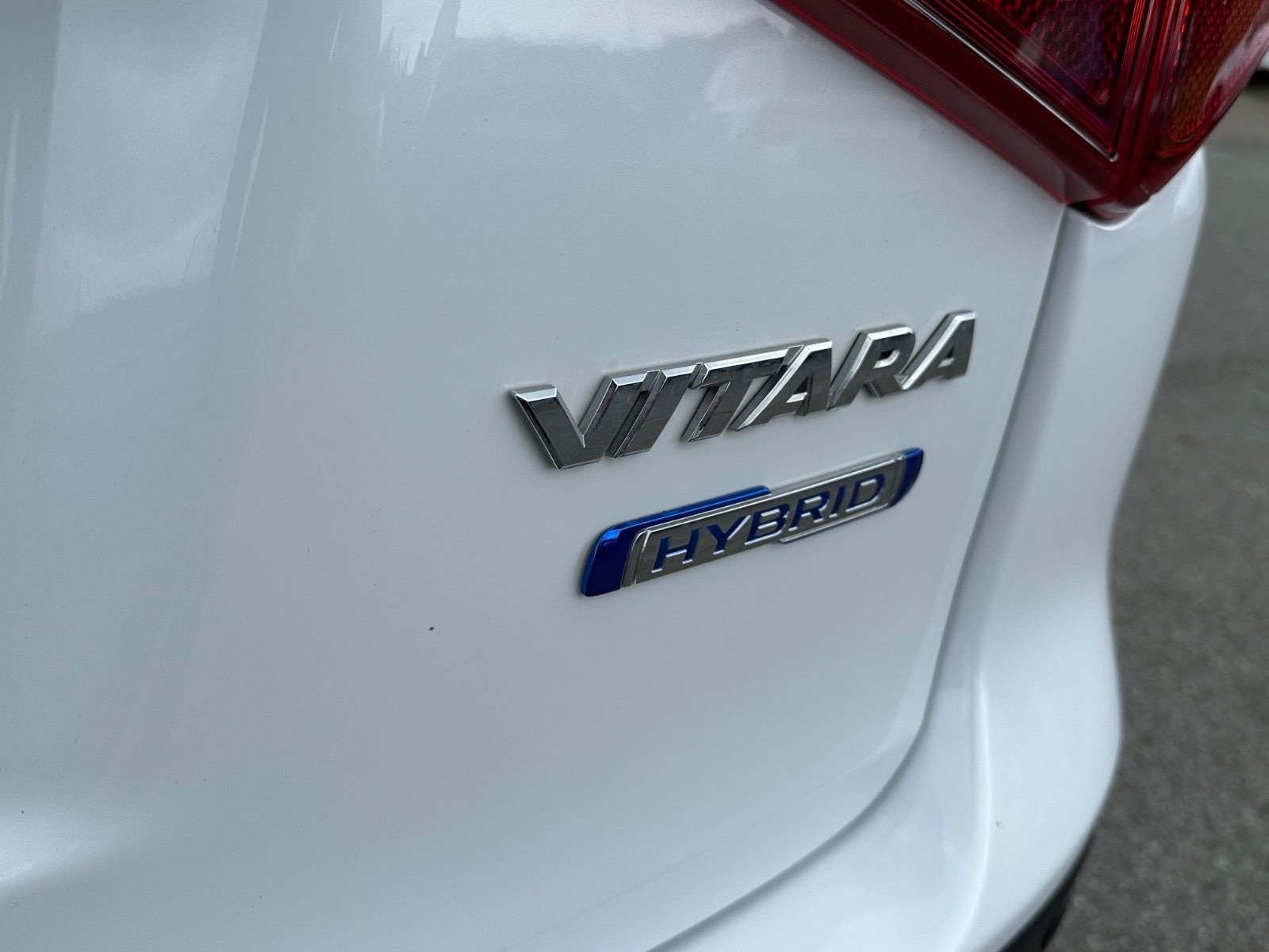 Hvid Suzuki Vitara fra 2020
