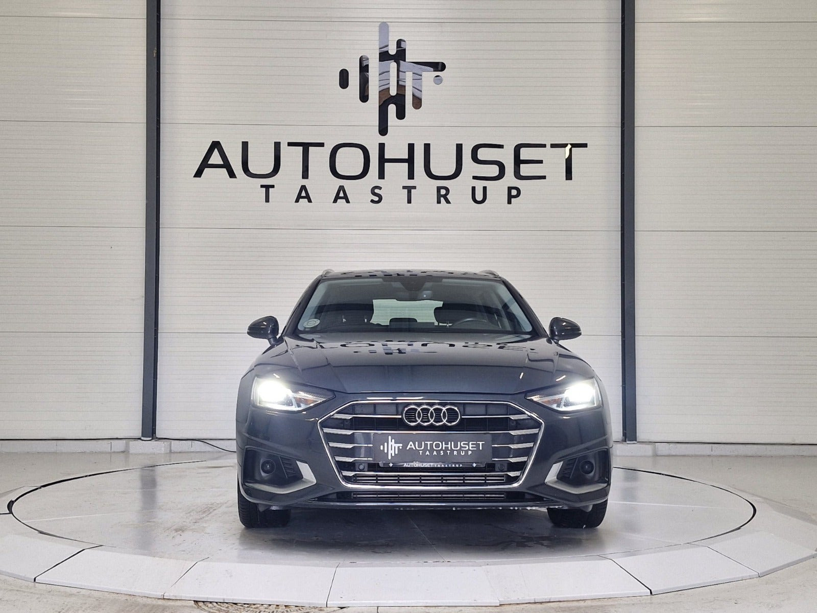 Grå Audi A4 fra 2020