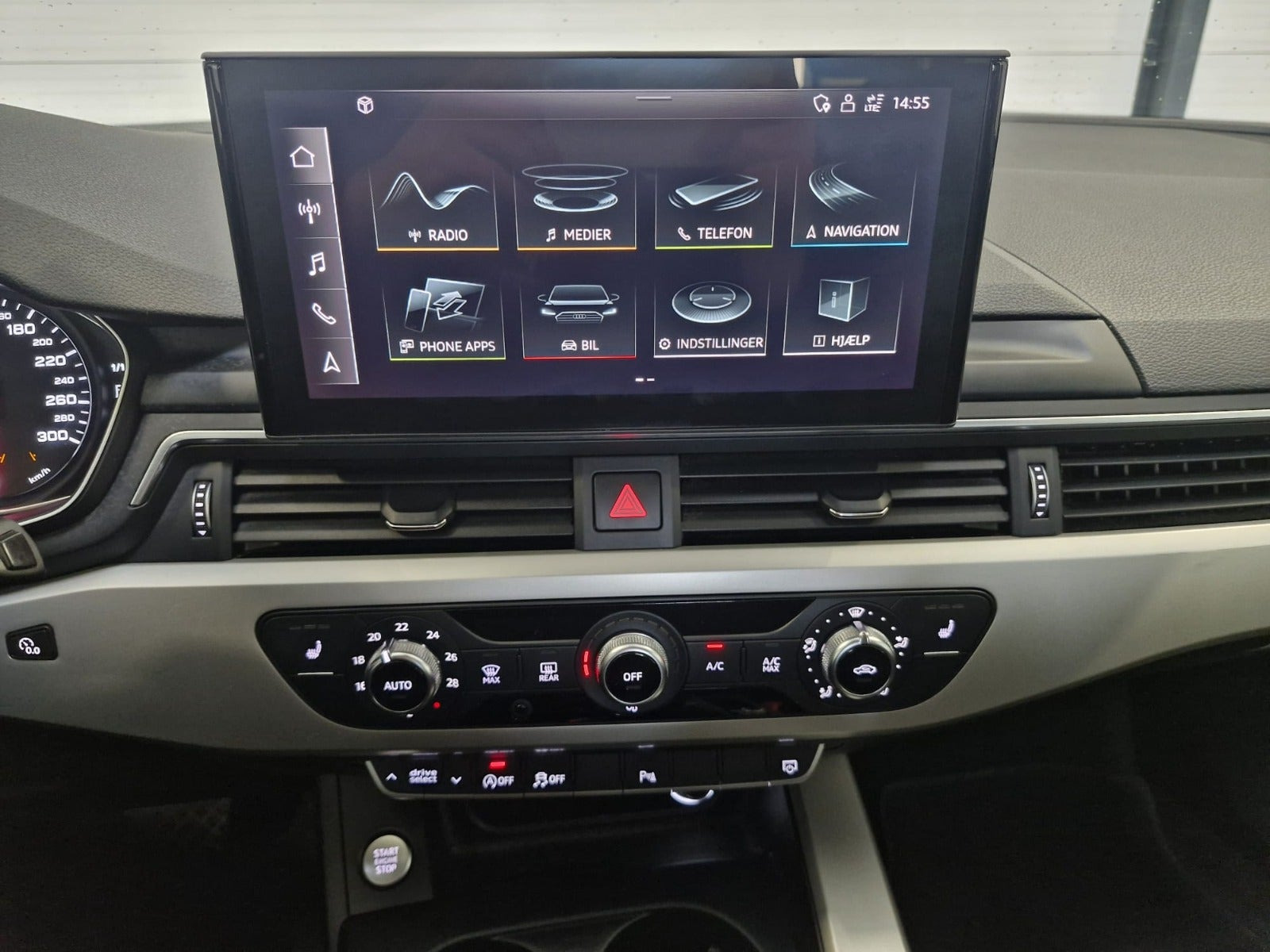 Grå Audi A4 fra 2020