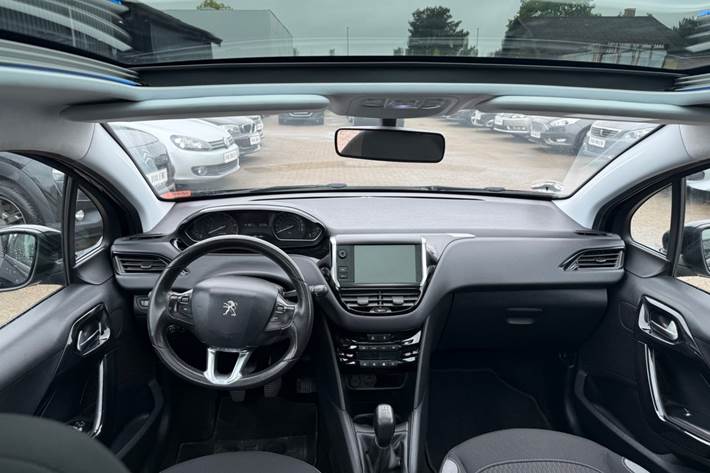 undefined Peugeot 208 fra 2016
