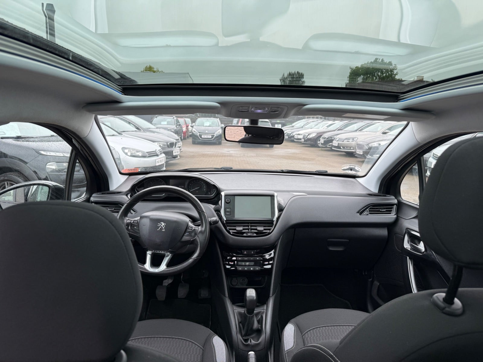 undefined Peugeot 208 fra 2016