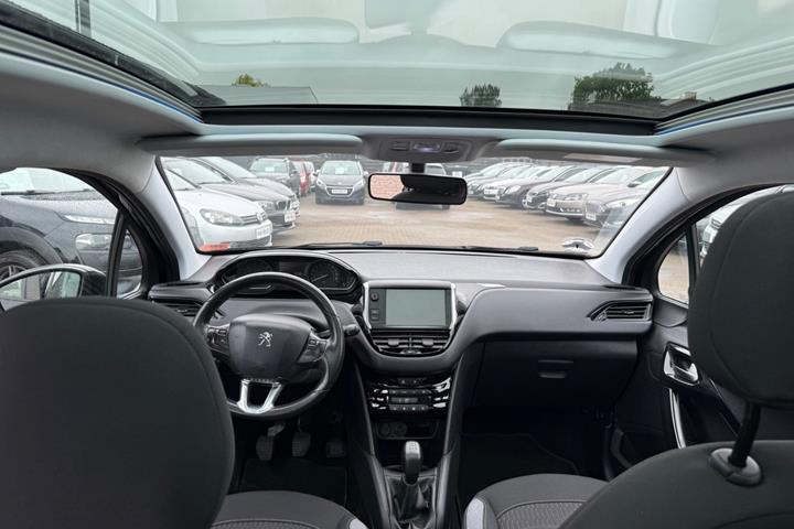 undefined Peugeot 208 fra 2016