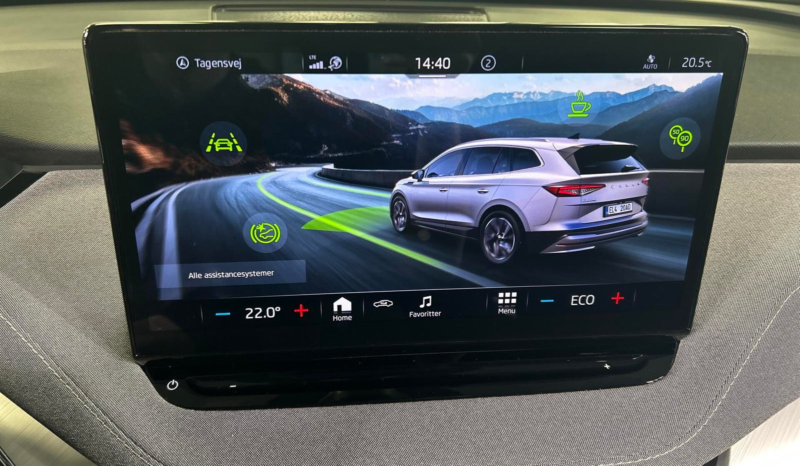 Blå Skoda Enyaq fra 2023