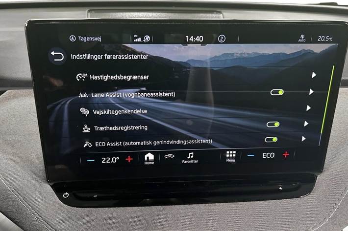 Blå Skoda Enyaq fra 2023