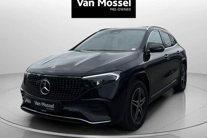 Sort Mercedes EQA250+ fra 2024 set udefra
