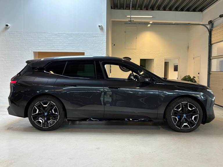BMW iX xDrive50 Supercharged