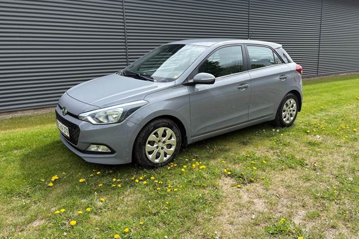 Grå Hyundai i20 fra 2015