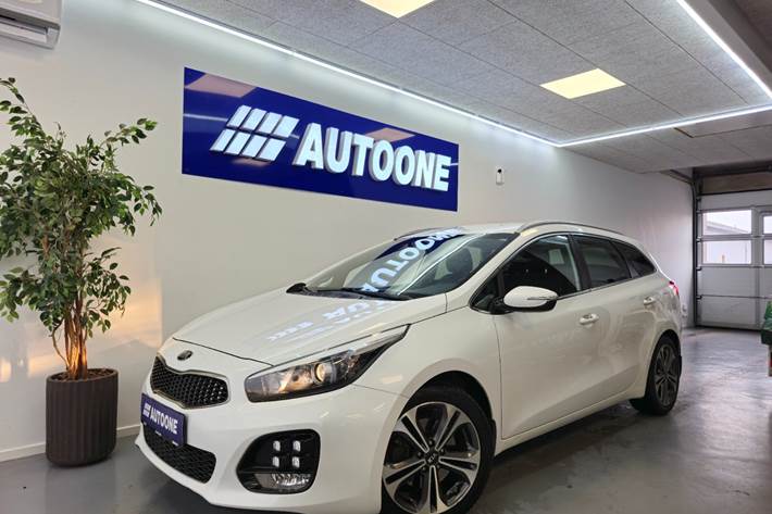 Hvid Kia Ceed fra 2018 set udefra