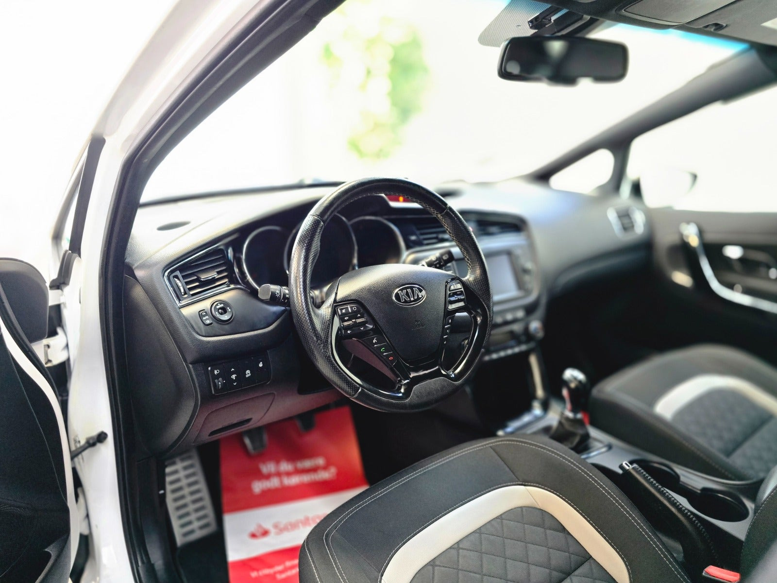 Hvid Kia Ceed fra 2018