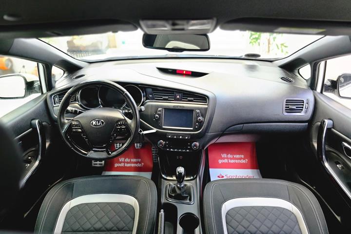 Hvid Kia Ceed fra 2018