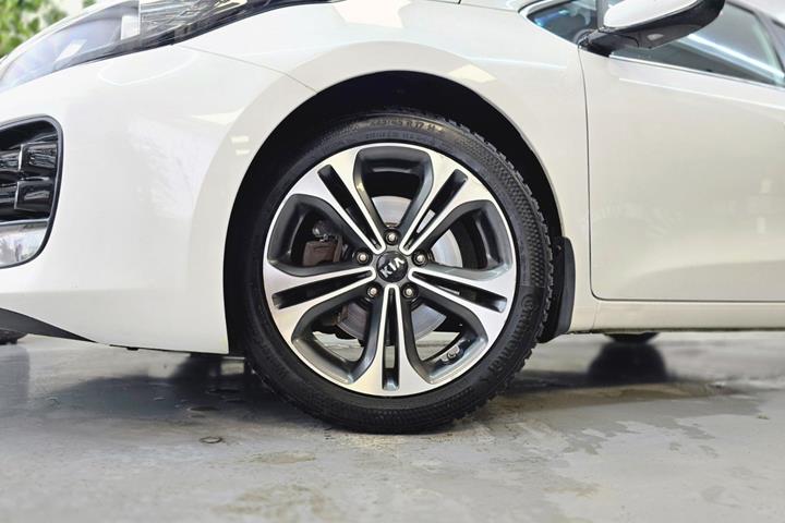 Hvid Kia Ceed fra 2018