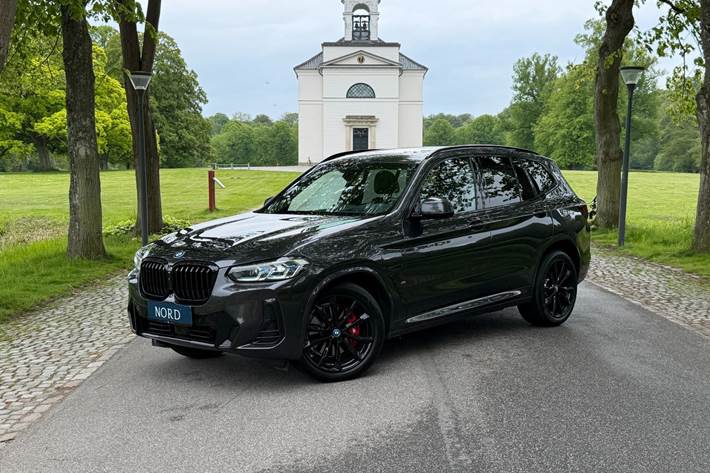 Grøn BMW X3 fra 2023