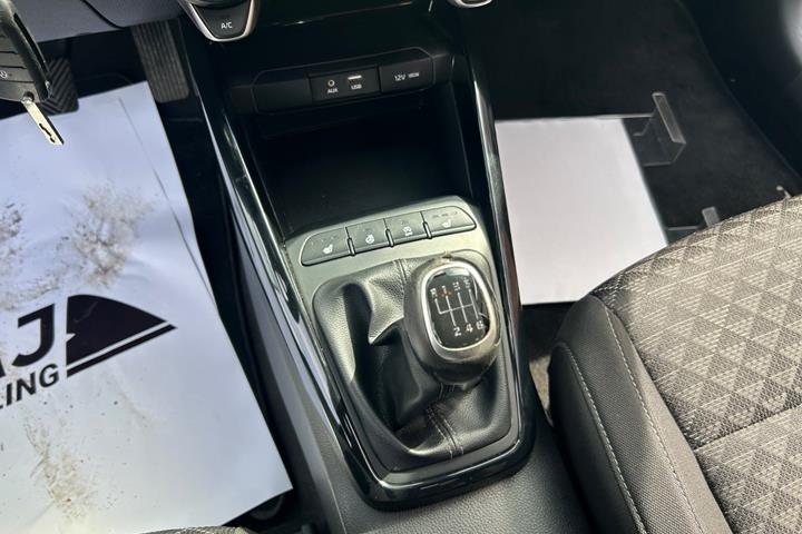 Grå Kia Rio fra 2017