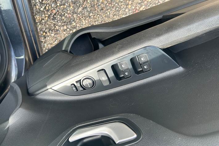 Grå Kia Rio fra 2017