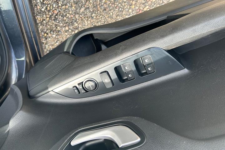 Grå Kia Rio fra 2017