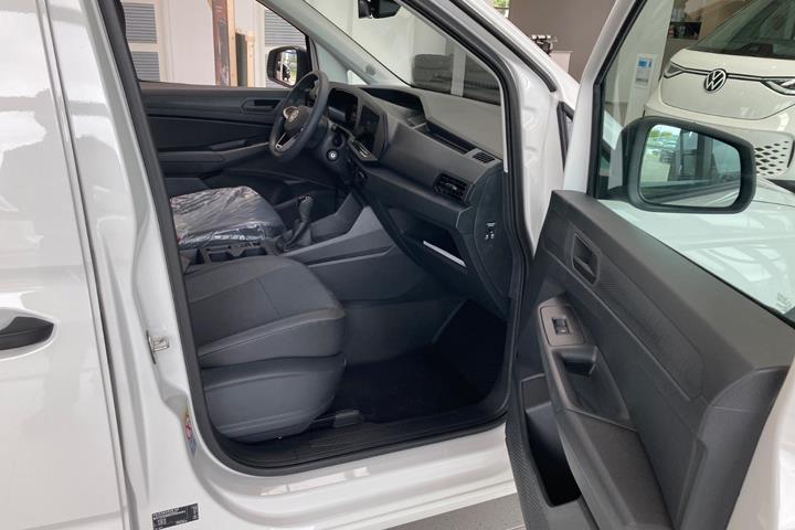 Hvid VW Caddy fra 2026