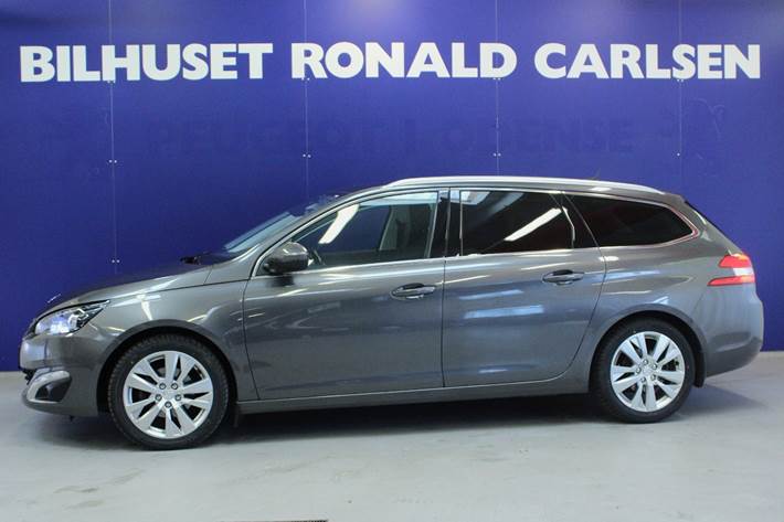 Grå Peugeot 308 fra 2017