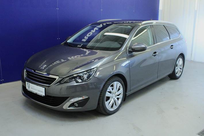 Grå Peugeot 308 fra 2017