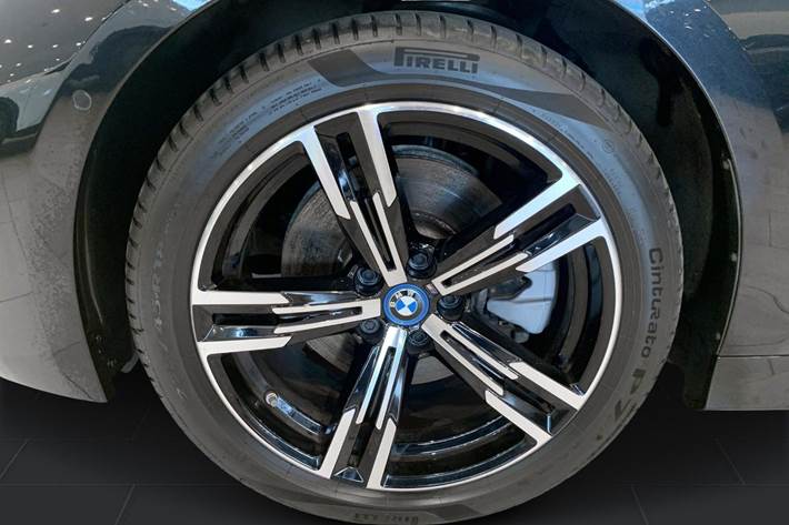 Sort BMW 320e fra 2024