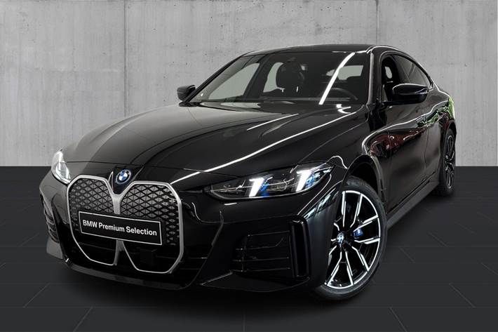 Sort BMW i4 fra 2025 set udefra