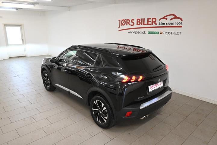 Sort Peugeot 2008 fra 2023