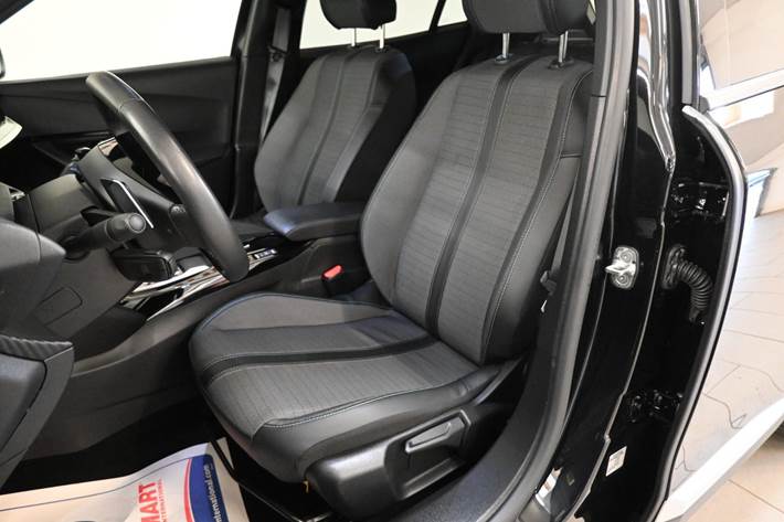 Sort Peugeot 2008 fra 2023