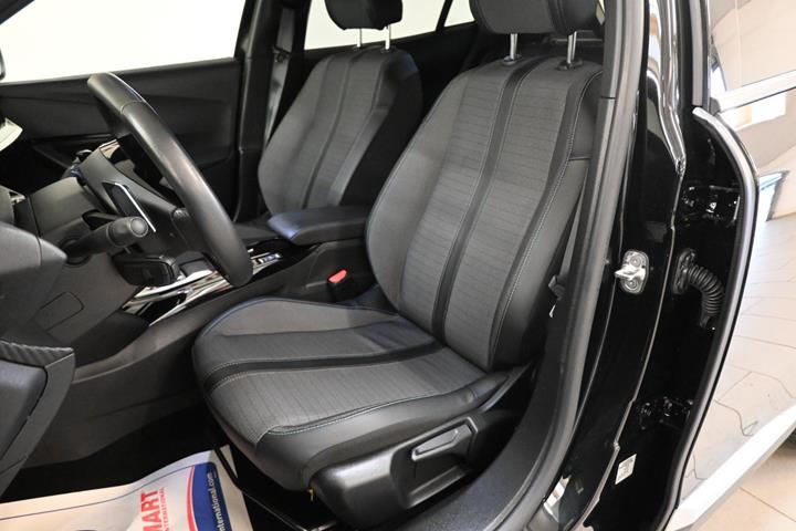 Sort Peugeot 2008 fra 2023