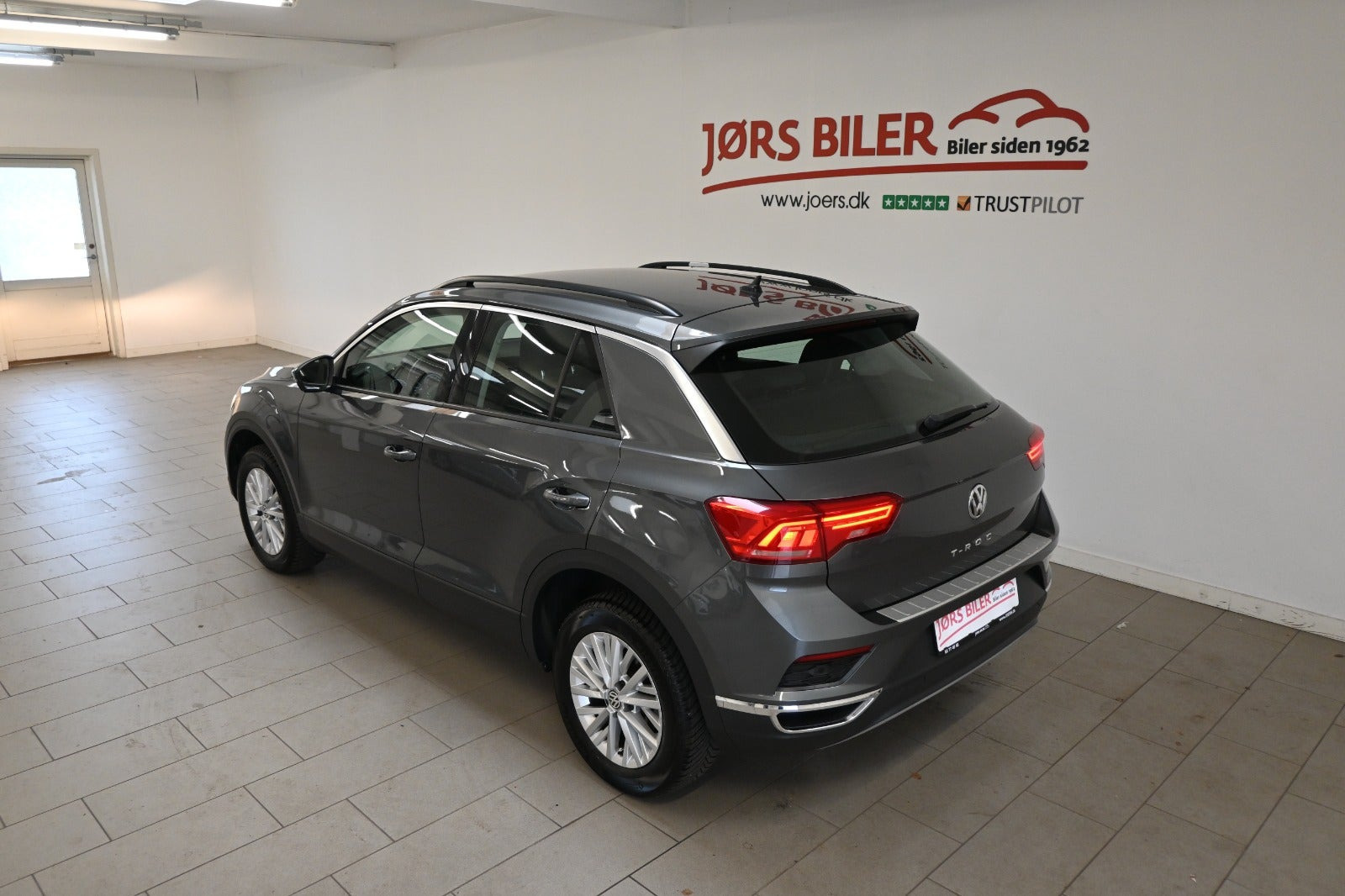 Grå VW T-Roc fra 2019