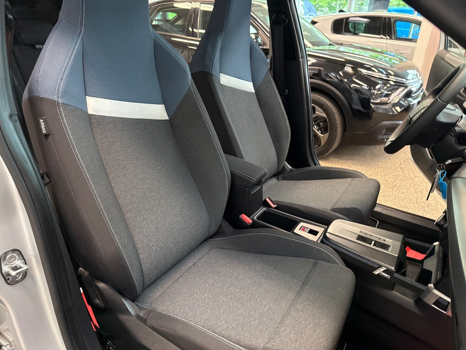 Sølv Opel Frontera fra 2025