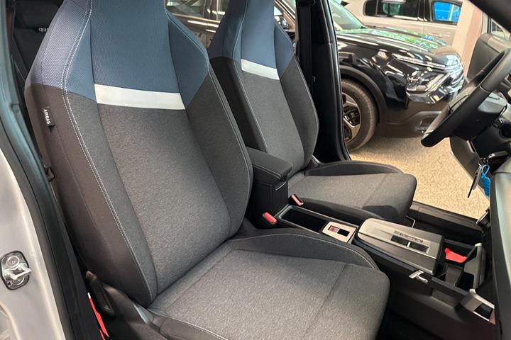 Sølv Opel Frontera fra 2025