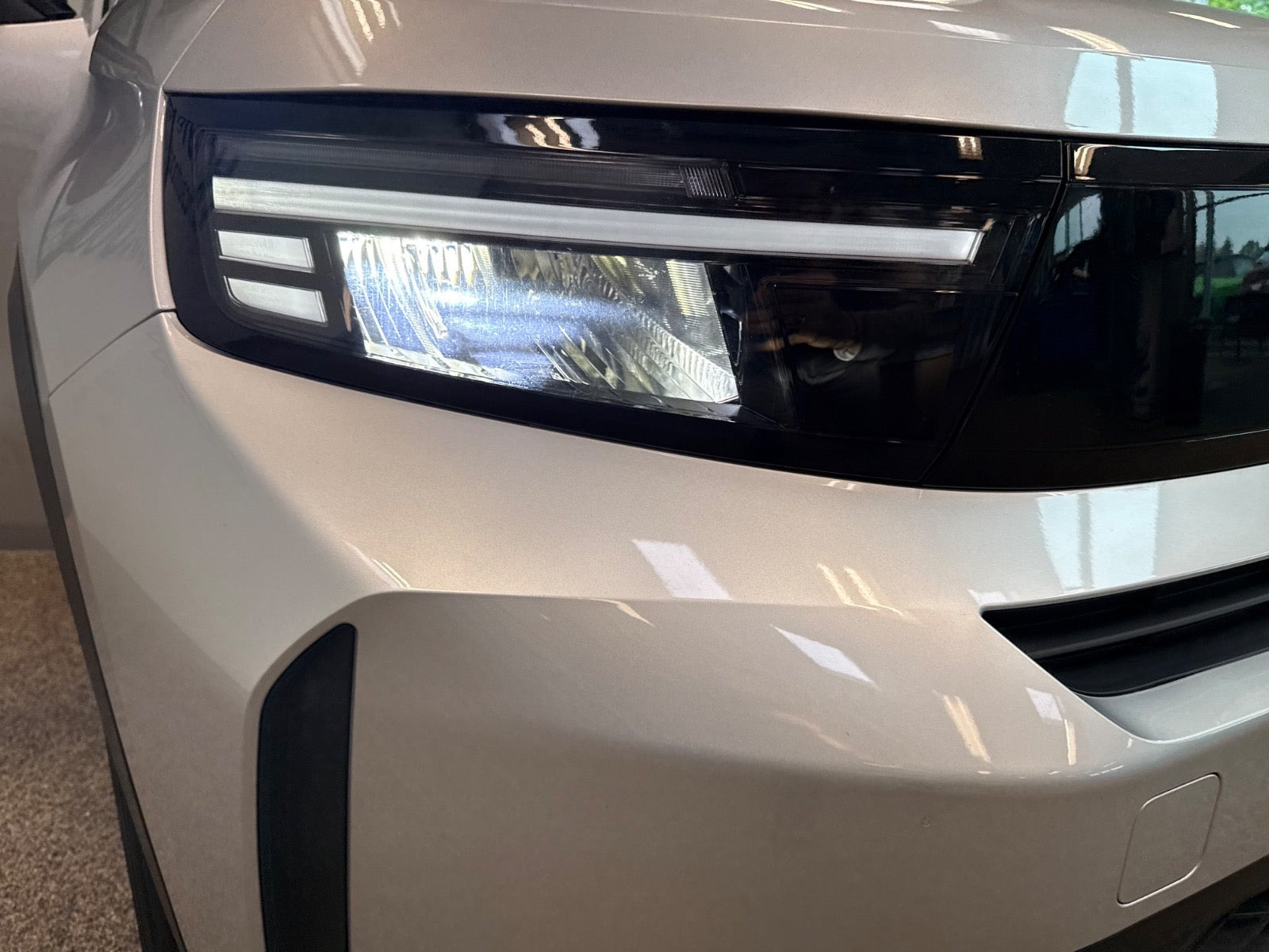 Sølv Opel Frontera fra 2025