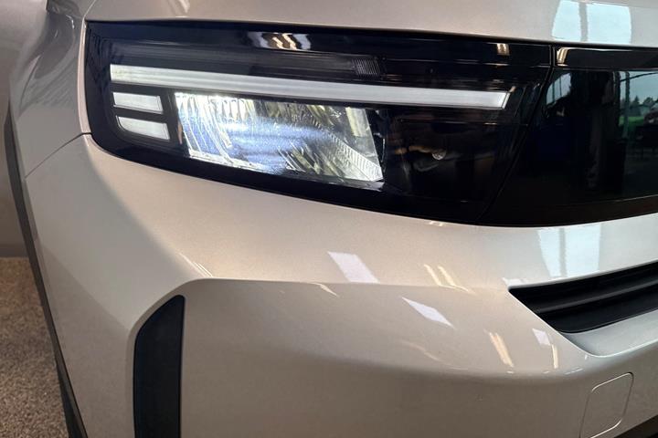 Sølv Opel Frontera fra 2025