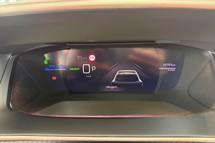 Grå Peugeot e-208 fra 2025