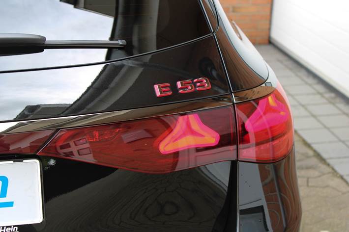 Sort Mercedes E53 fra 2025