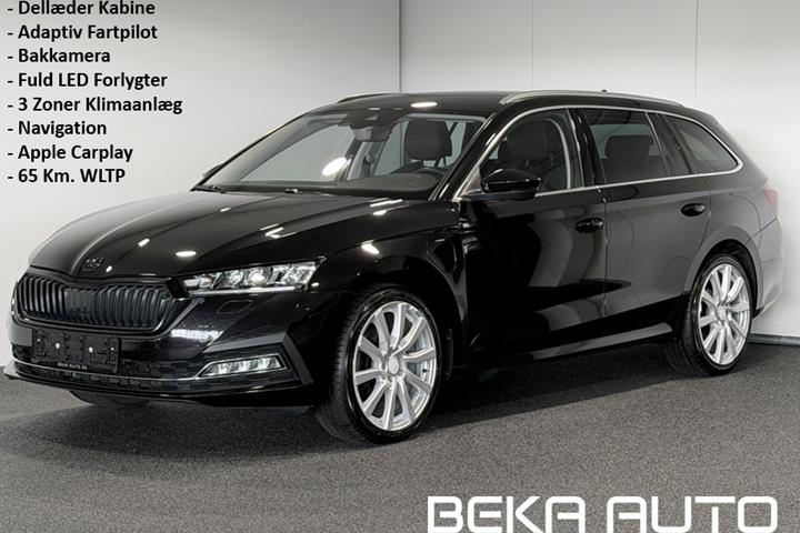 Sort Skoda Octavia fra 2023 set udefra