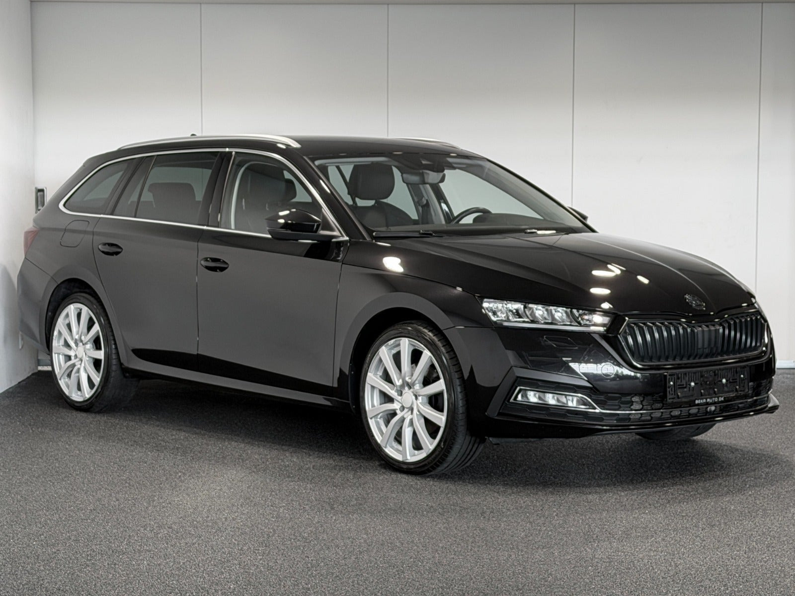 Sort Skoda Octavia fra 2023