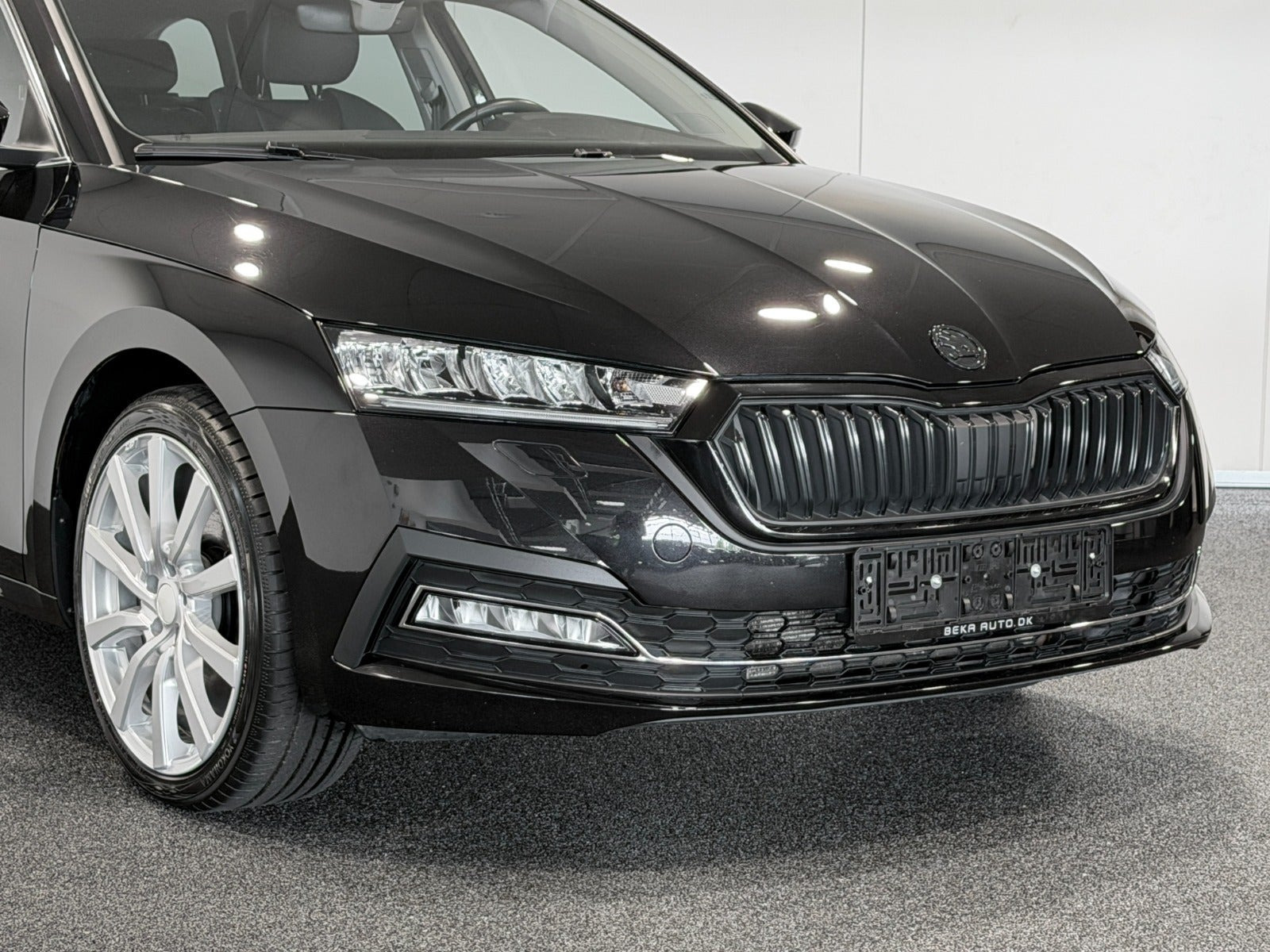 Sort Skoda Octavia fra 2023