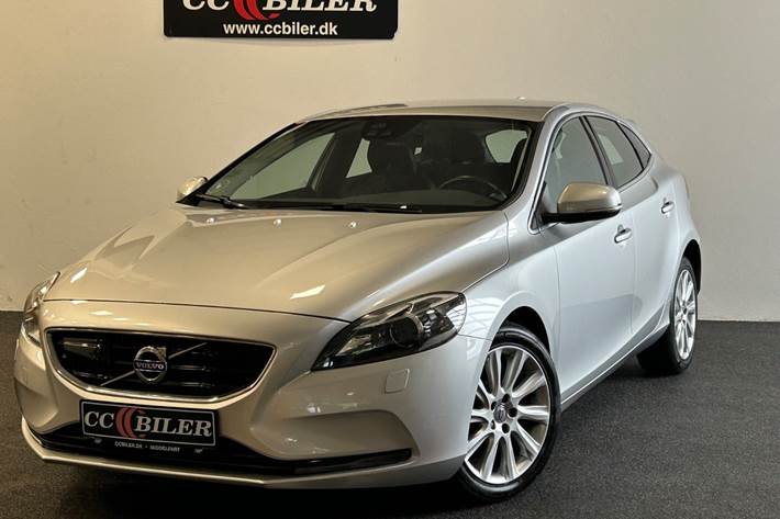 Sølv Volvo V40 fra 2016