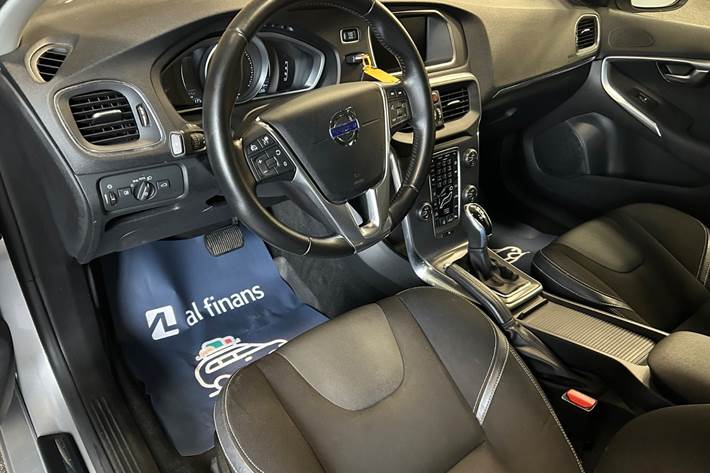 Sølv Volvo V40 fra 2016